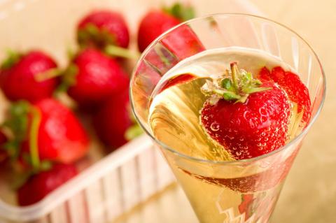 Κρασί με φράουλες